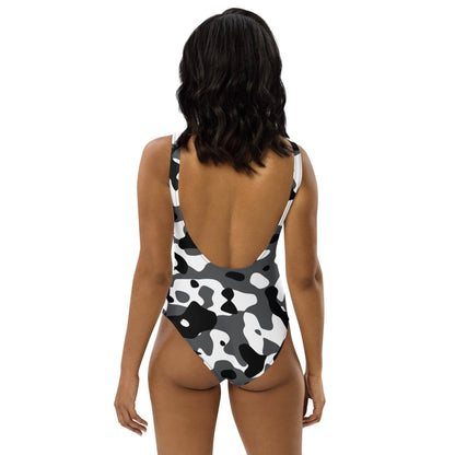 einteiliger-schwarz-grau-weiss-camouflage-badeanzug-mit-cheeky-passform-badeanzug-jlr-design-4 - JLR Design
