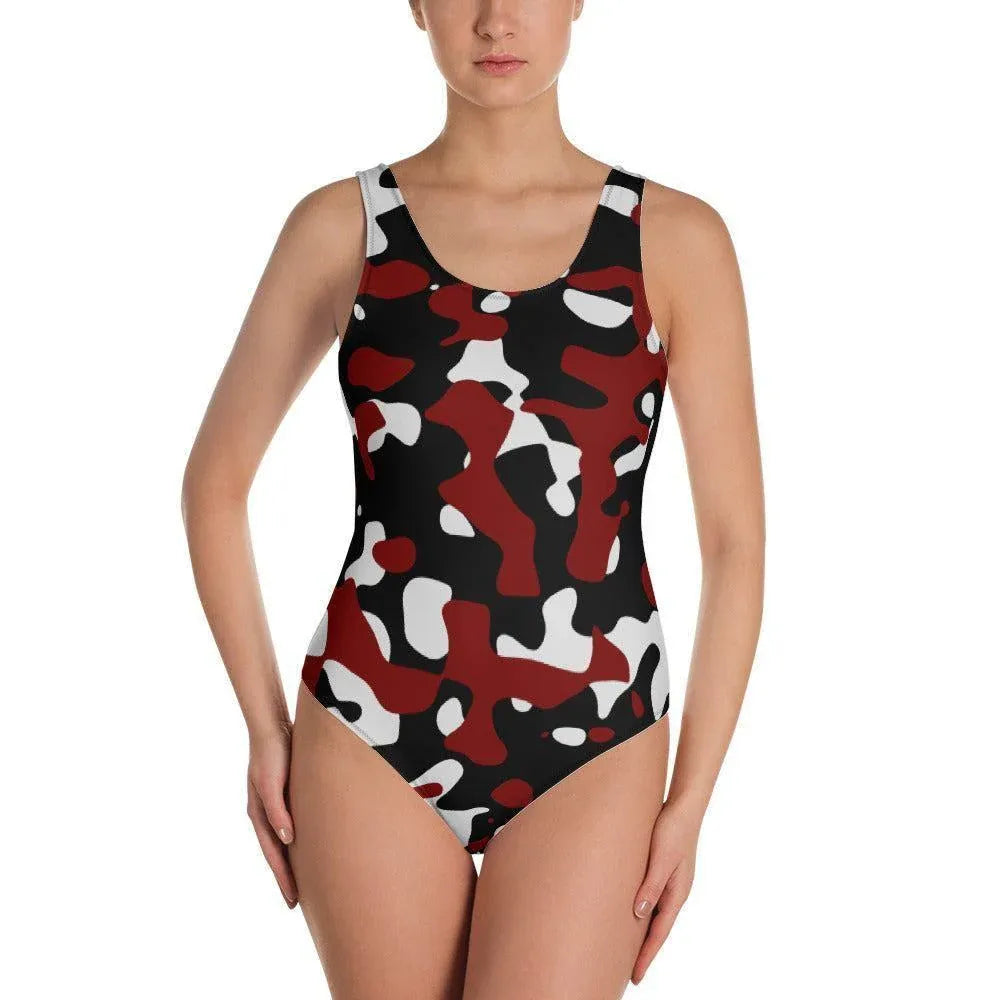 einteiliger-schwarz-rot-weiss-camouflage-badeanzug-mit-cheeky-passform-badeanzug-jlr-design-2 - JLR Design