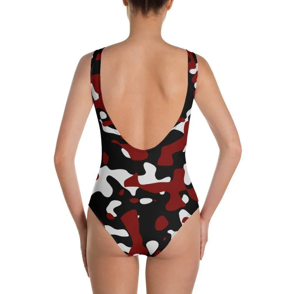 einteiliger-schwarz-rot-weiss-camouflage-badeanzug-mit-cheeky-passform-badeanzug-jlr-design-4 - JLR Design