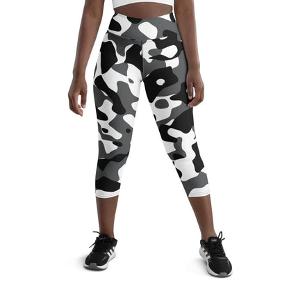 schwarz-grau-weiss-camouflage-damen-yoga-capri-leggings-yoga-capri-leggings-jlr-design-2 - JLR Design
