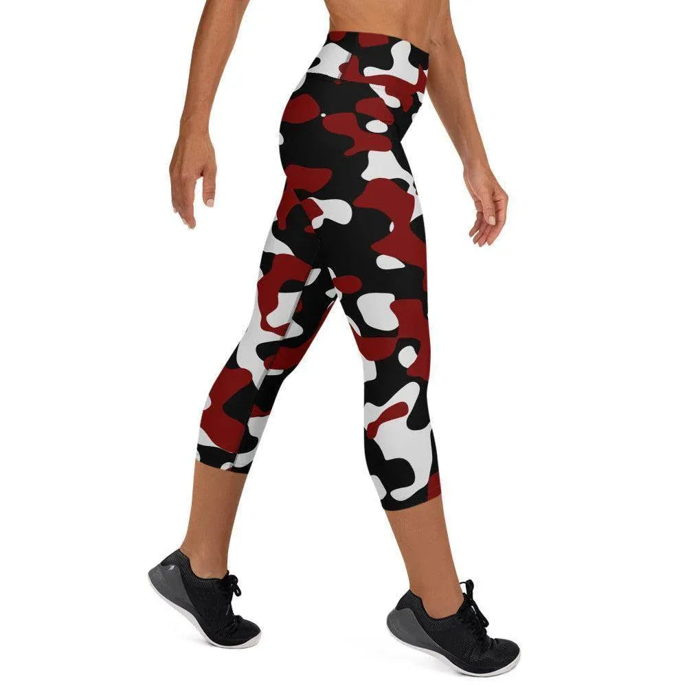 schwarz-rot-weiss-camouflage-damen-yoga-capri-leggings-yoga-capri-leggings-jlr-design-1 - JLR Design